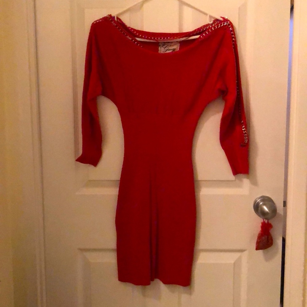 Beautiful dress and very comfy. It’s great for a dinner, date or for a party